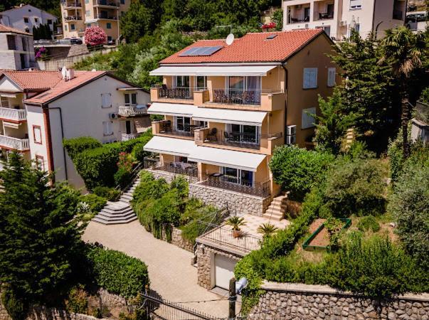 Apartments Villa Slavica Ičići 外观 照片