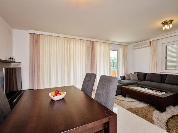 Apartments Villa Slavica Ičići 外观 照片