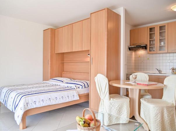 Apartments Villa Slavica Ičići 外观 照片